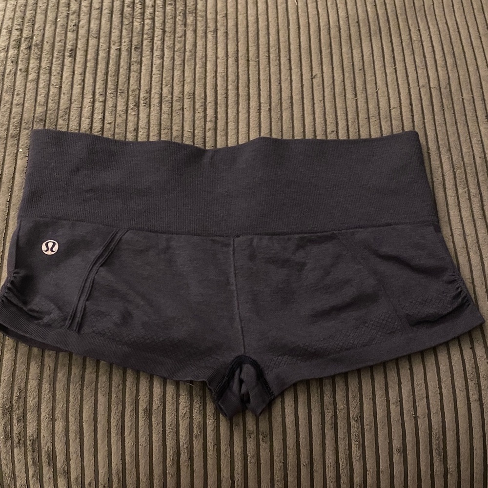 lululemon athletica Ebb & Flow Boogie Shorts Women's Navy Blue Workout Shorts 8